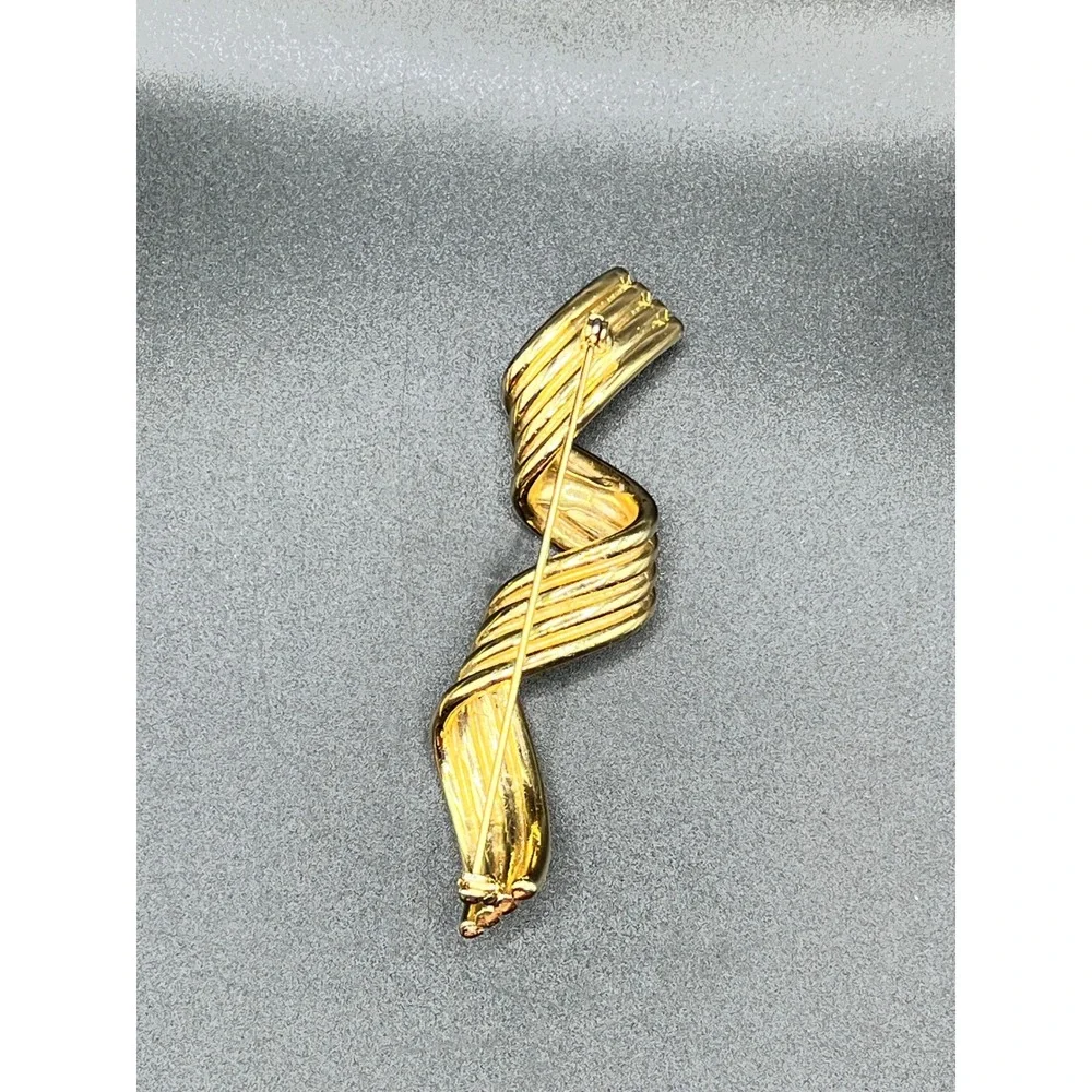 80s‎ Gold Tone Twisted Ribbon Pin Brooch Women's Fashion Jewelry Classic 3